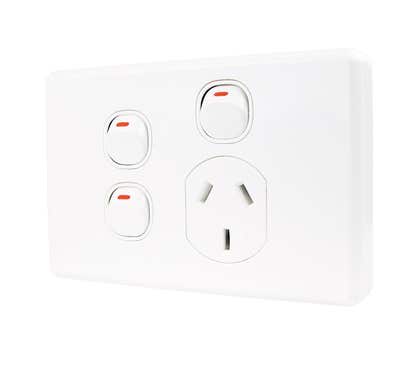 Clipsal Classic C2000 Series Single Powerpoint With 2 Extra Switches White - C2015XX-WE