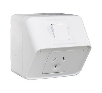 Hager Socket IP53 single horizontal 15A White - WBWP115S-W