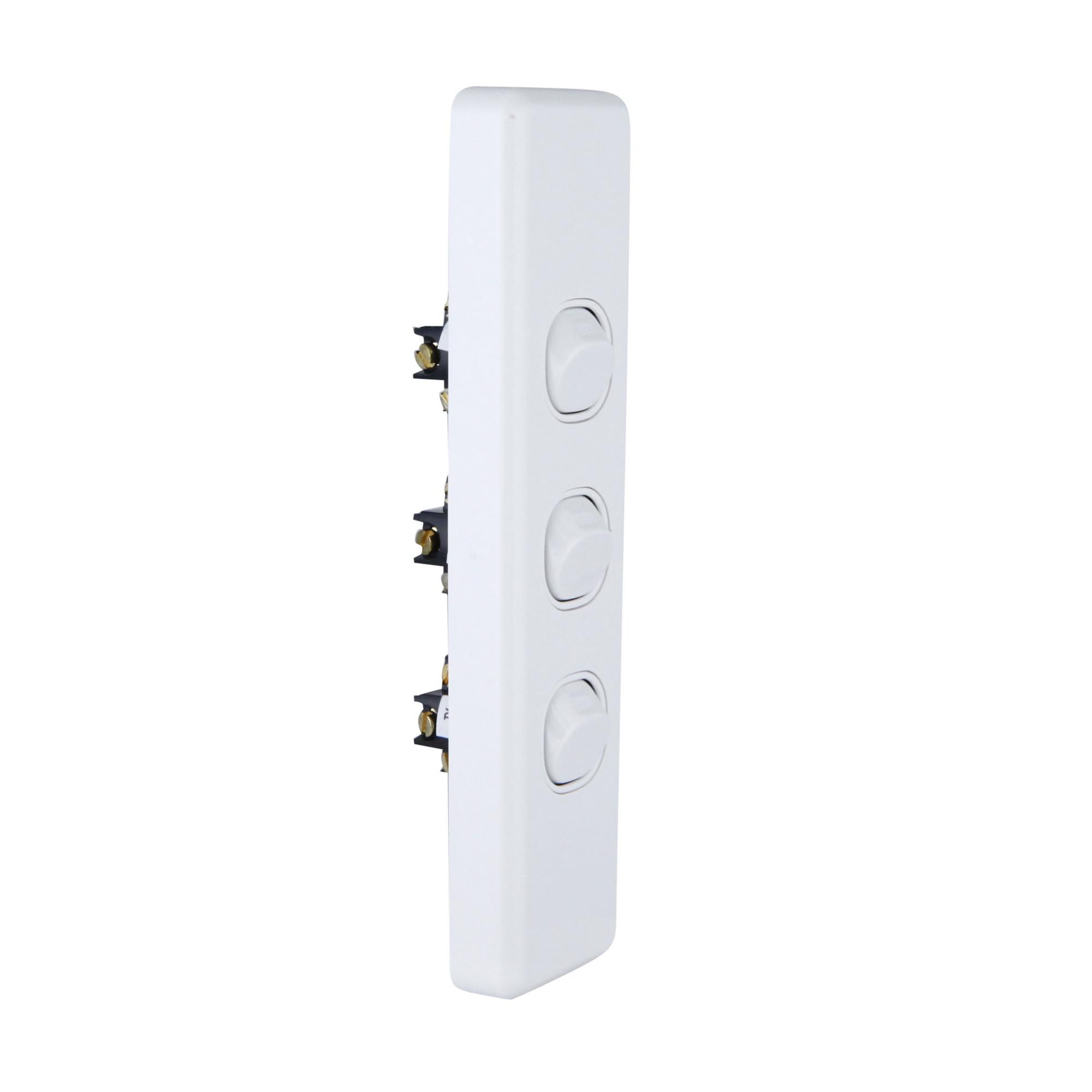 Clipsal Classic C2000 Series Switch 3 Gang Architraveitrave 10A White - C2033A-WE